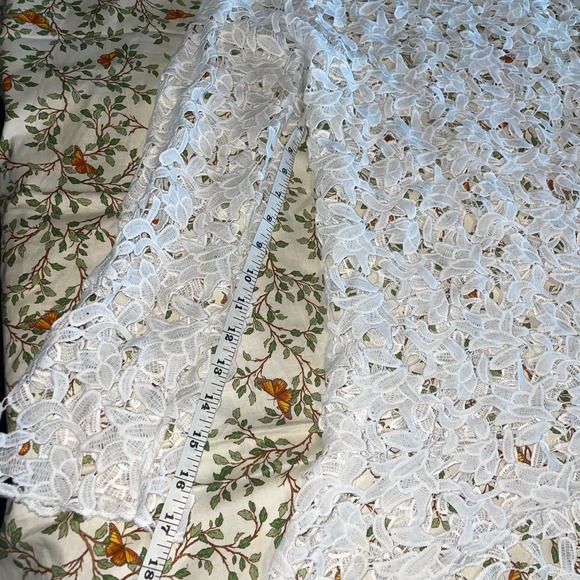 Women’s Droptail Lace Embroidered Long Sleeve Blouse - Picture 4 of 5